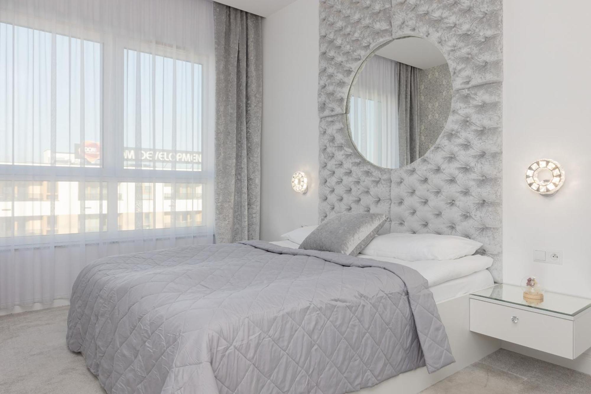 Elegant Apartments With Balcony & Parking Warsaw By Noclegi Renters Kültér fotó